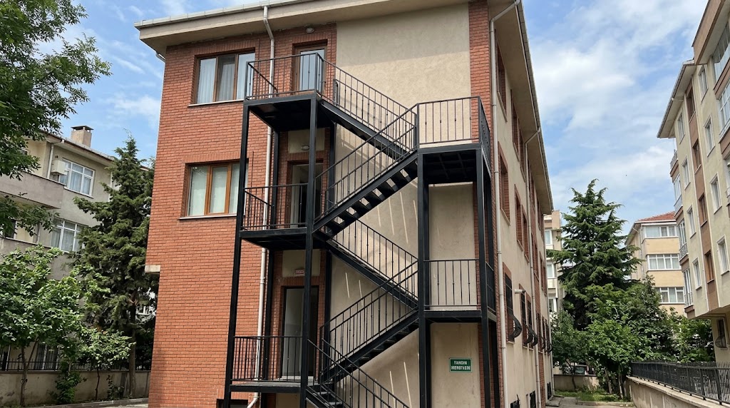 Pendik Yangın Merdiveni